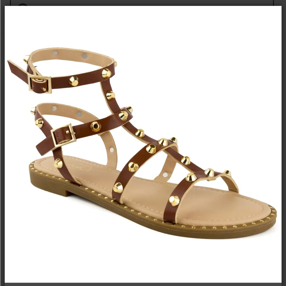 NEW IN BOX! SUGAR Bayridge Women’s Cognac Flat Studded Gladiator Sandals Sz 9.5M